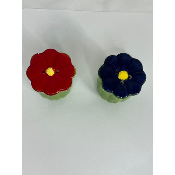 Vtg Red & Blue Hibiscus Salt & Pepper Shaker Set Ceramic 2.5 in - Picture 2 of 7